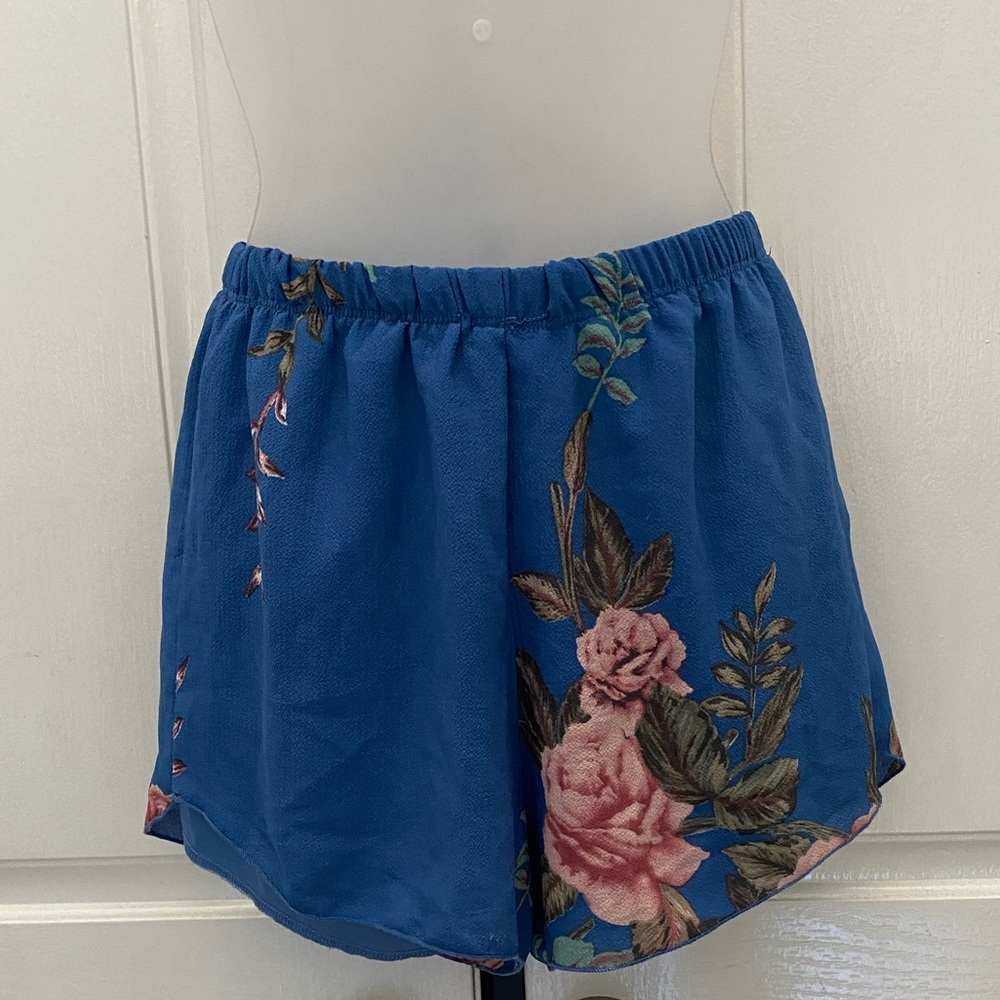 🔴Blue Monte Floral Blue Flowy Shorts S